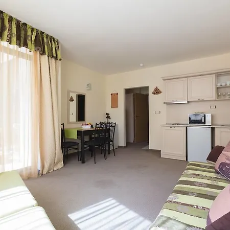 Apartment 1bedroom W Balcony &kitchen Wifi ❤rx❤ *